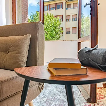 Landi 6 - Free Street Parking, Elevator Apartament Piza